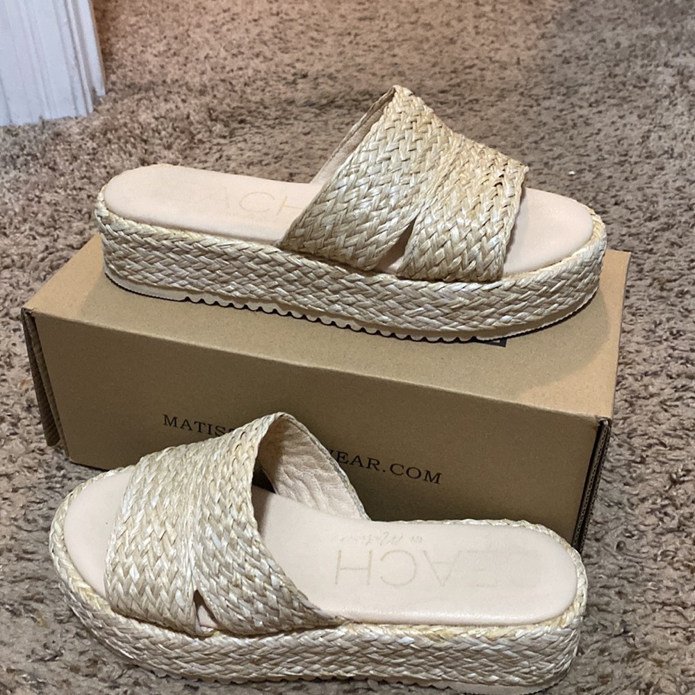 Matisse Beach sandal slides sz 8 natural